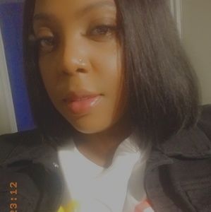 Meet your Posher, Takia